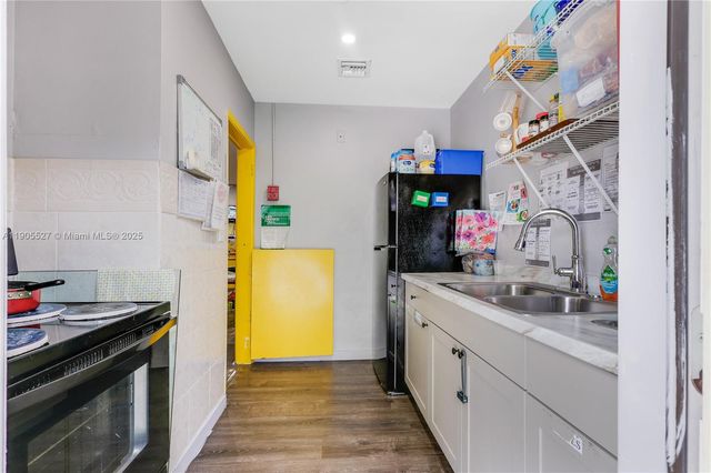 2570 NW 152nd Ter, Miami Gardens, FL 33054