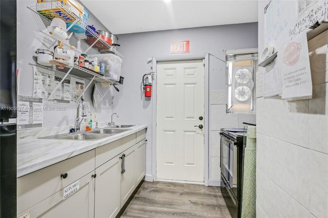 2570 NW 152nd Ter, Miami Gardens, FL 33054