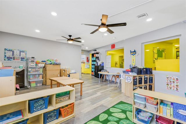 2570 NW 152nd Ter, Miami Gardens, FL 33054