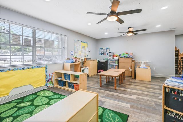 2570 NW 152nd Ter, Miami Gardens, FL 33054