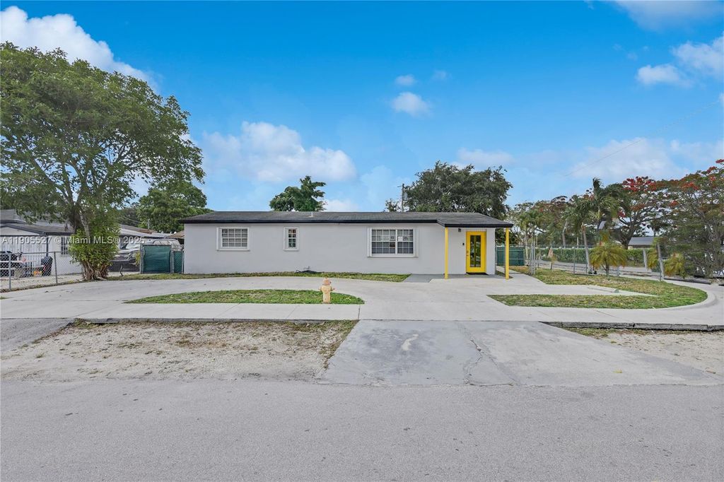 2570 NW 152nd Ter, Miami Gardens, FL 33054