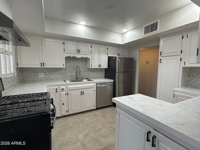 5544 N 10TH Avenue, Phoenix, AZ 85013