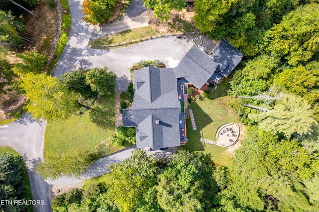 2619 Bear Crossing Way, Sevierville, TN 37862