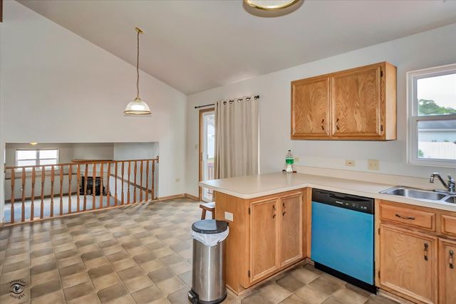 885 Redwood Drive, Elwood, IL 60421