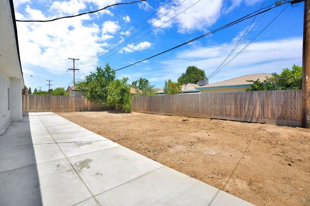 3678 N Thesta Street, Fresno, CA 93726