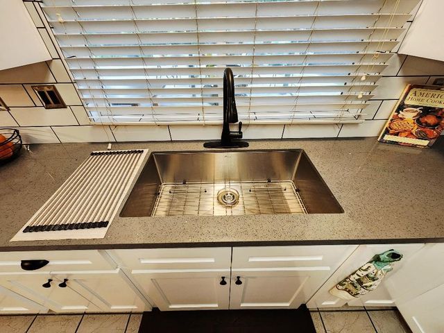 4902 E Eugenia Avenue, Fresno, CA 93725