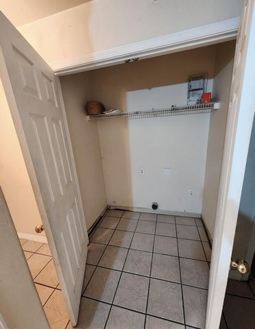 4902 E Eugenia Avenue, Fresno, CA 93725