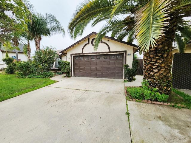 4902 E Eugenia Avenue, Fresno, CA 93725