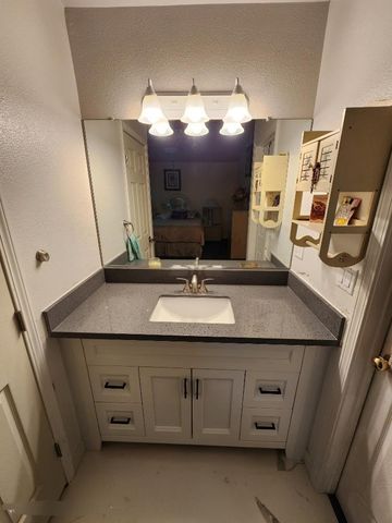 4902 E Eugenia Avenue, Fresno, CA 93725