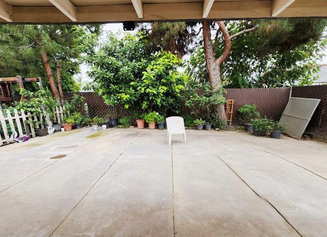 4902 E Eugenia Avenue, Fresno, CA 93725