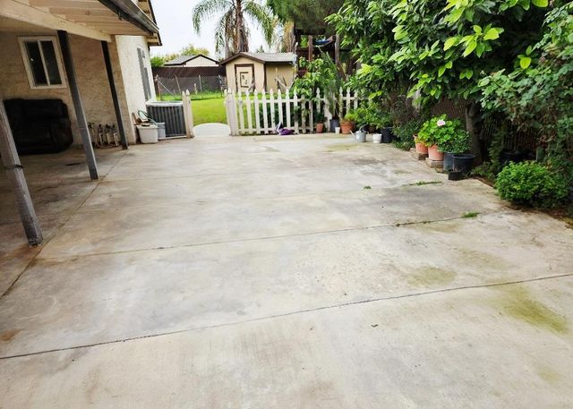 4902 E Eugenia Avenue, Fresno, CA 93725