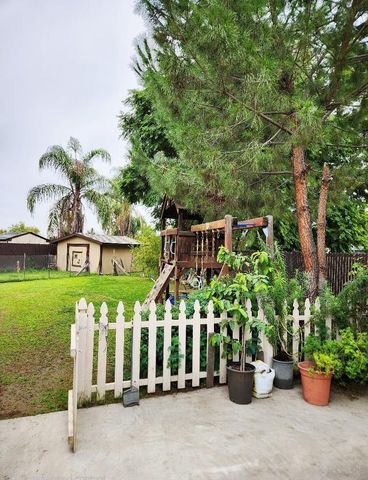 4902 E Eugenia Avenue, Fresno, CA 93725