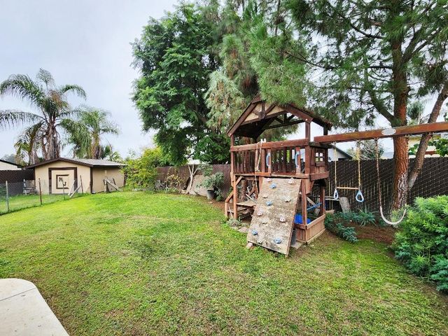 4902 E Eugenia Avenue, Fresno, CA 93725