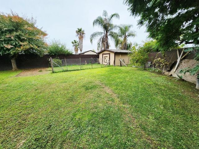 4902 E Eugenia Avenue, Fresno, CA 93725