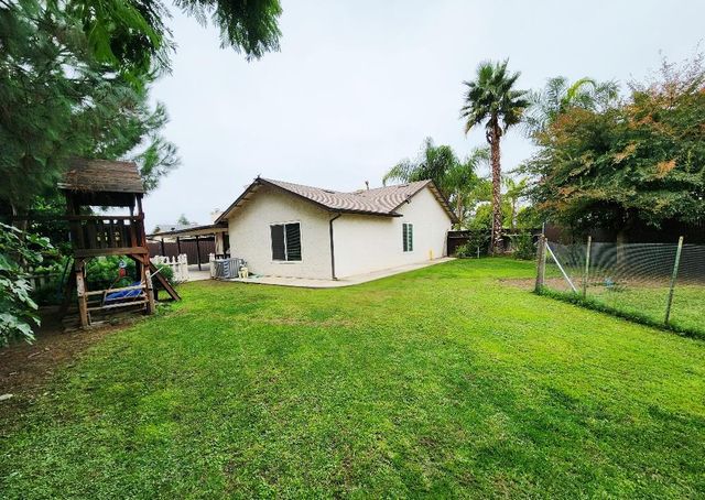 4902 E Eugenia Avenue, Fresno, CA 93725