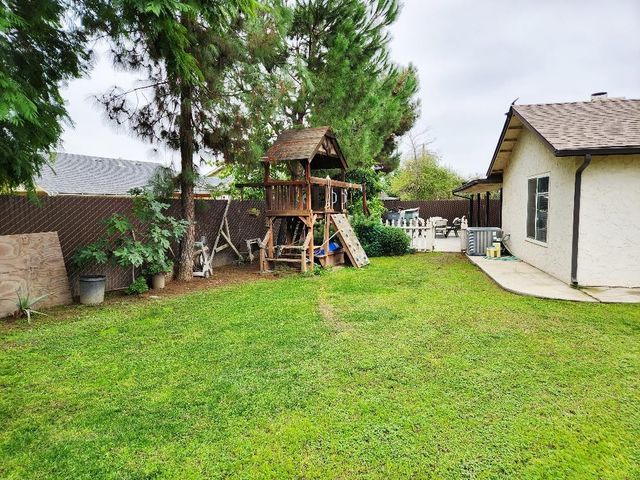 4902 E Eugenia Avenue, Fresno, CA 93725