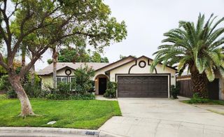 4902 E Eugenia Avenue, Fresno, CA 93725