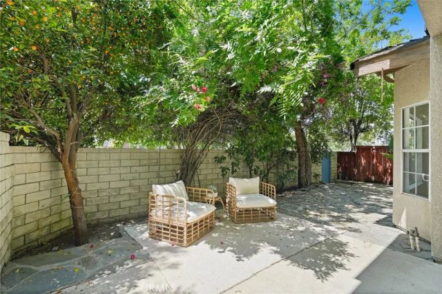 20851 Community 1, Winnetka, CA 91306