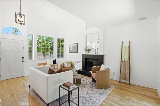 20851 Community 1, Winnetka, CA 91306