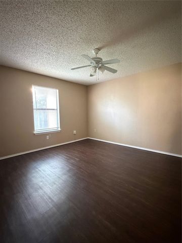 2530 Indigo Lane, Arlington, TX 76015