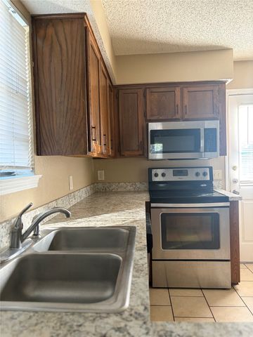 2530 Indigo Lane, Arlington, TX 76015
