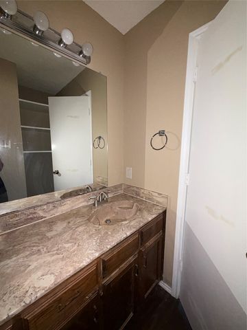 2530 Indigo Lane, Arlington, TX 76015
