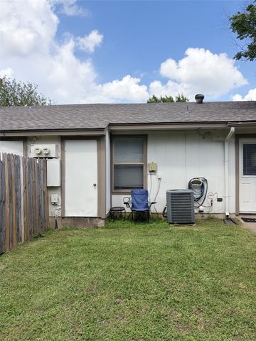 2530 Indigo Lane, Arlington, TX 76015