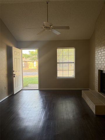 2530 Indigo Lane, Arlington, TX 76015