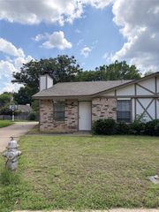 2530 Indigo Lane, Arlington, TX 76015