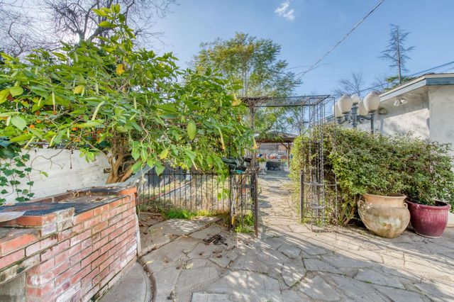 845 N Van Ness Avenue, Fresno, CA 93728