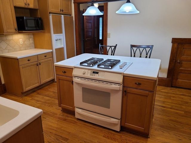 1010 E 9th Ave, Winfield, KS 67156