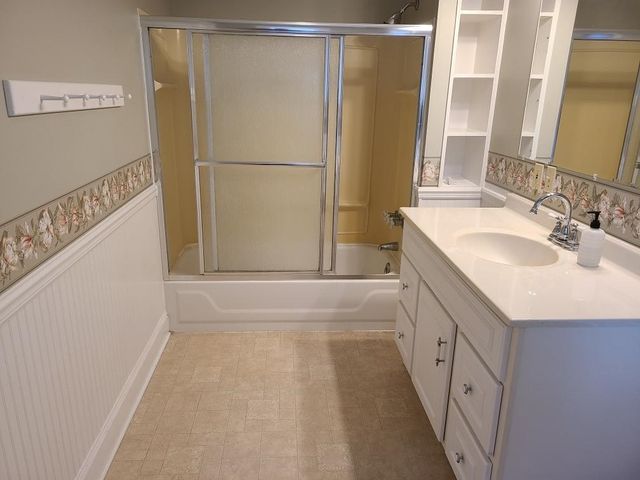 1010 E 9th Ave, Winfield, KS 67156