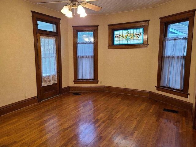 1010 E 9th Ave, Winfield, KS 67156