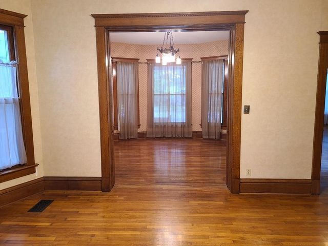 1010 E 9th Ave, Winfield, KS 67156