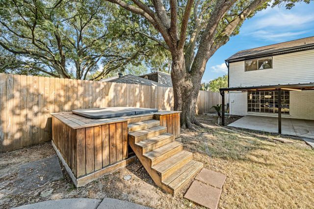 15802 Seattle Street, Jersey Village, TX 77040