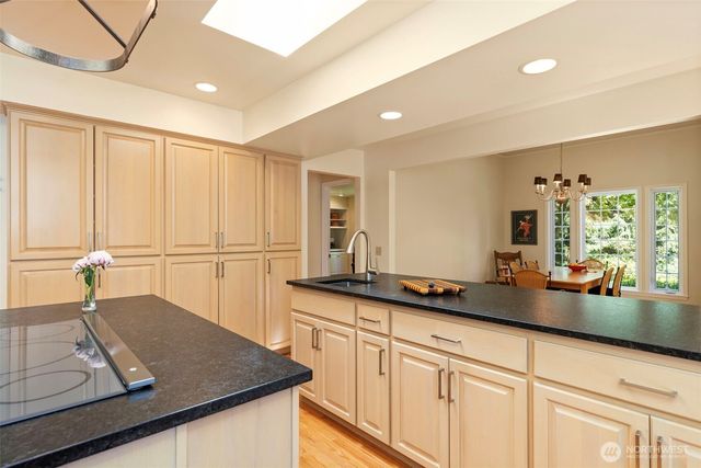 203 Baycliff Drive, Port Townsend, WA 98368