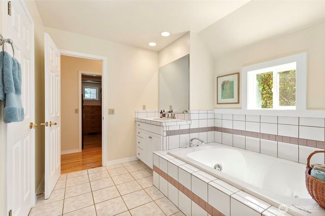 203 Baycliff Drive, Port Townsend, WA 98368