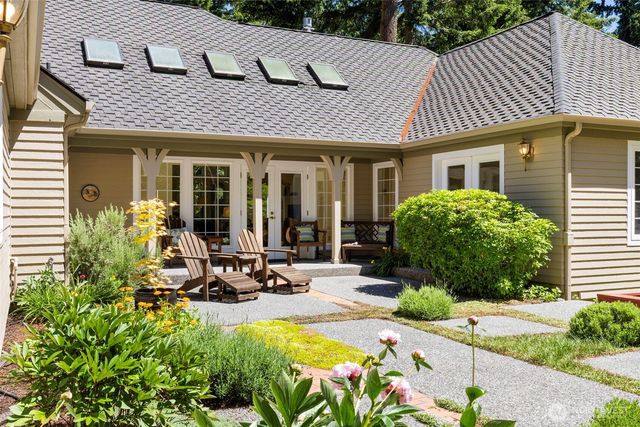 203 Baycliff Drive, Port Townsend, WA 98368