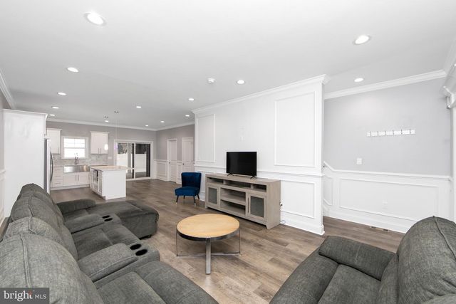 130 KOSSUTH ST, Riverside, NJ 08075