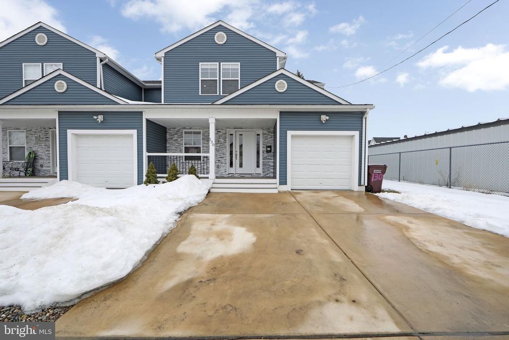 130 KOSSUTH ST, Riverside, NJ 08075