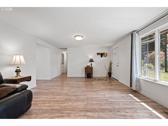 24403 BOLTON HILL Rd, Veneta, OR 97487
