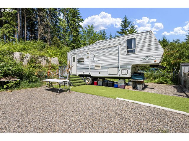 24403 BOLTON HILL Rd, Veneta, OR 97487