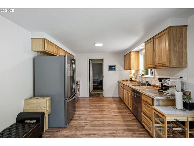 24403 BOLTON HILL Rd, Veneta, OR 97487