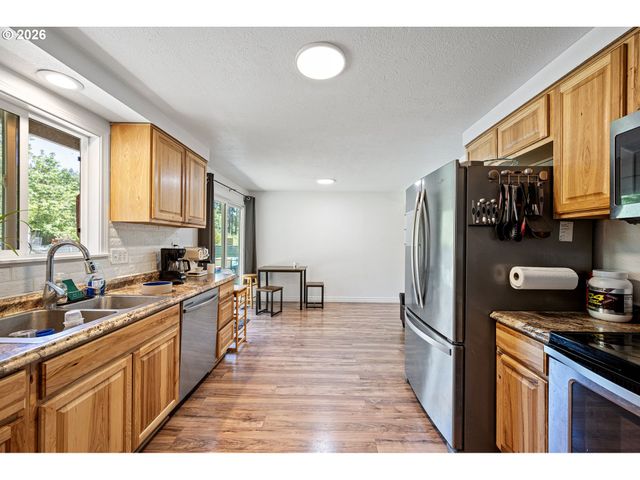 24403 BOLTON HILL Rd, Veneta, OR 97487
