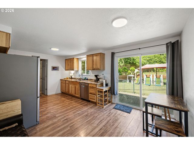 24403 BOLTON HILL Rd, Veneta, OR 97487