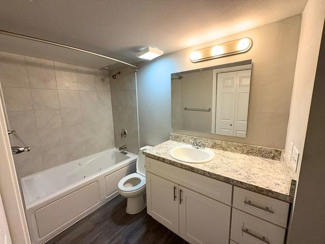 6108 Abrams Road 222, Dallas, TX 75231