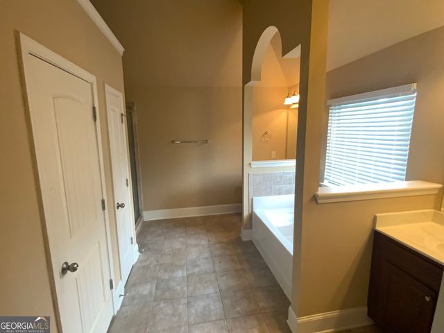 159 Saintvry Way, Atlanta, GA 30349