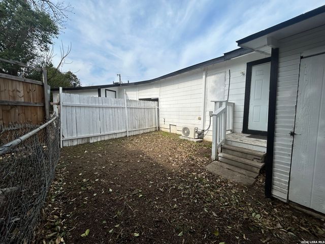 310 Finton A, San Antonio, TX 78204