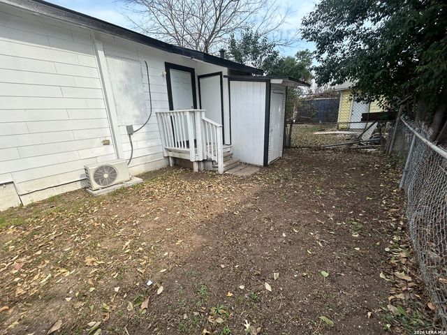 310 Finton A, San Antonio, TX 78204