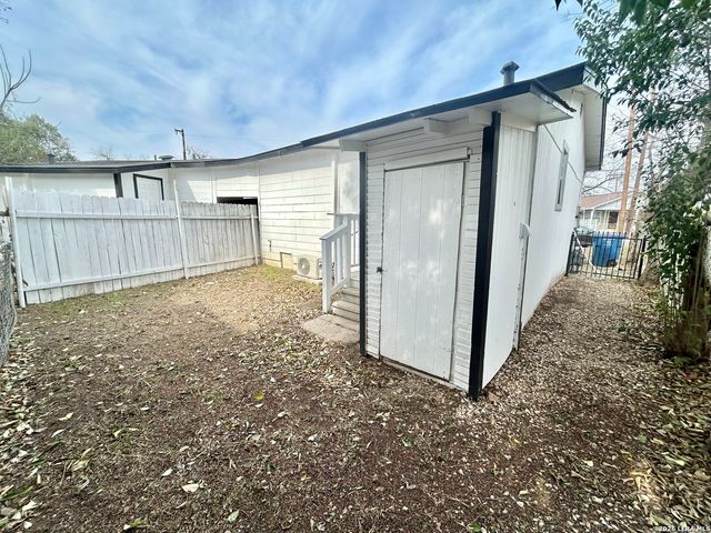 310 Finton A, San Antonio, TX 78204